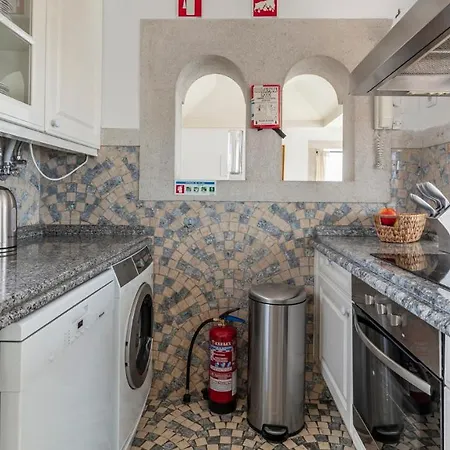 Plum Guide - Seafarer Terrace Apartment