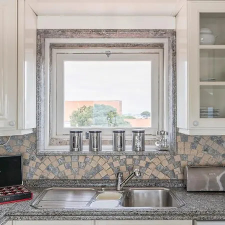 Apartment Plum Guide - Seafarer Terrace Lissabon